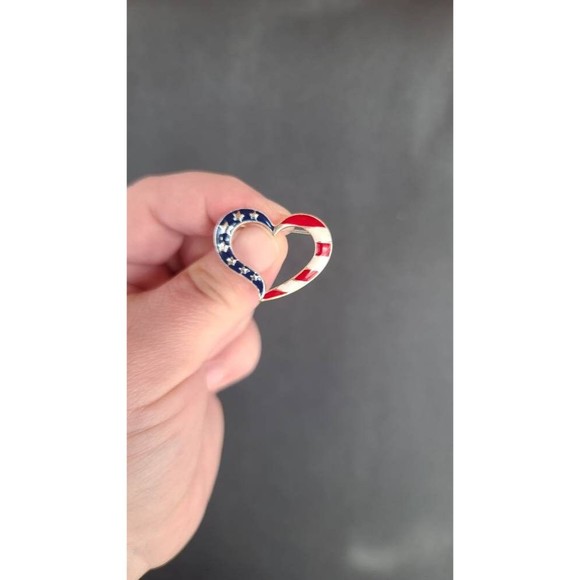 Vintage Avon American Flag Heart Brooch - Picture 3 of 10
